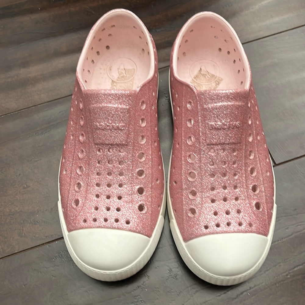 Pink glitter native almost new